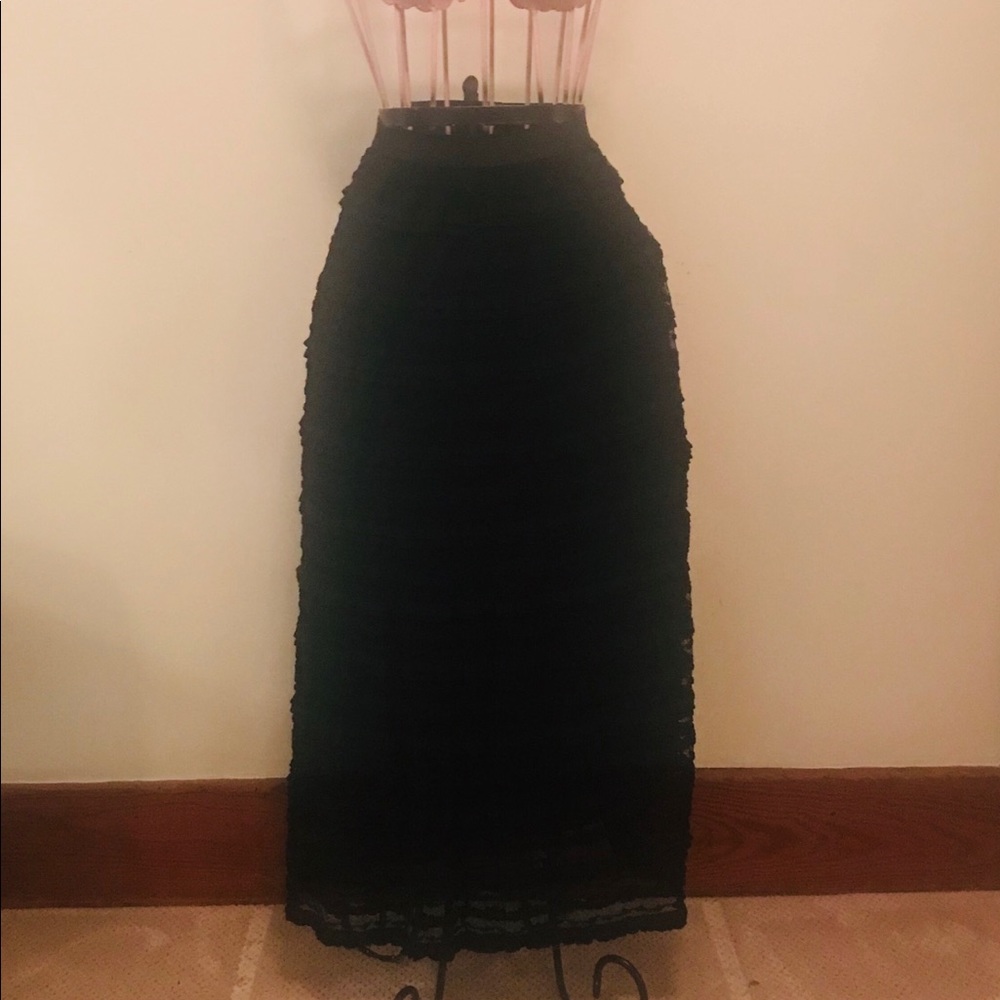 Lace skirt